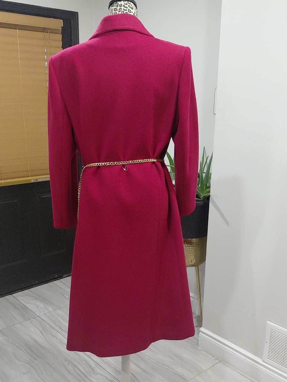 100% Wool Coat In Excellent Condetion - Picture 3 of 9